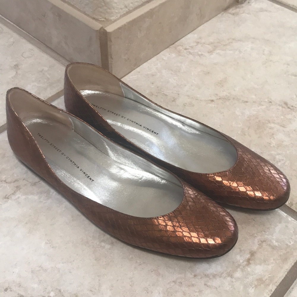 Size 8-  12th Street by Cynthia Vincent flats